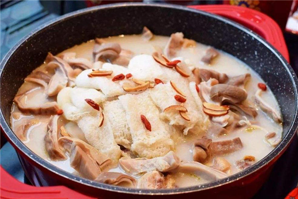 豬肚雞的湯怎么做才白 用這些方法 豬肚雞的湯怎么做才白 用這些方法