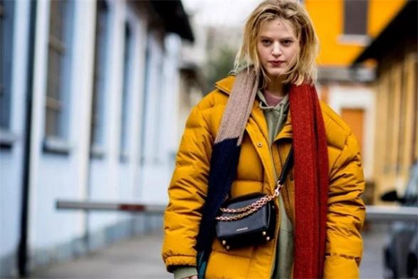 羽絨服搭配什么圍巾好看 選對(duì)圍巾更加分 羽絨服搭配什么圍巾好看 選對(duì)圍巾更加分