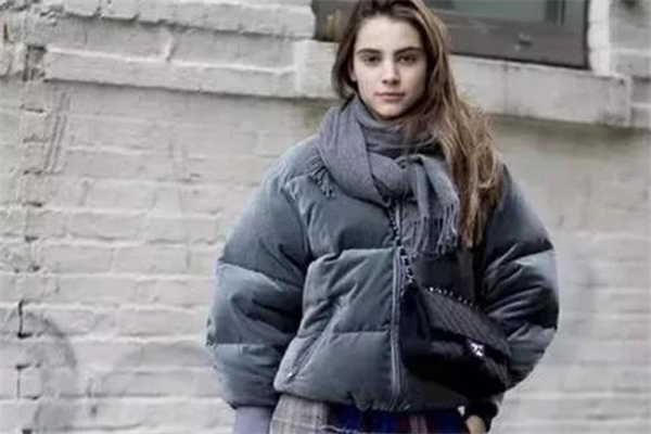 羽絨服搭配什么圍巾好看 選對(duì)圍巾更加分 羽絨服搭配什么圍巾好看 選對(duì)圍巾更加分