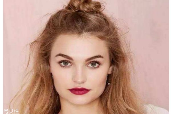 寬臉適合什么發(fā)型 寬臉女生適合的發(fā)型 寬臉適合什么發(fā)型 寬臉女生適合的發(fā)型