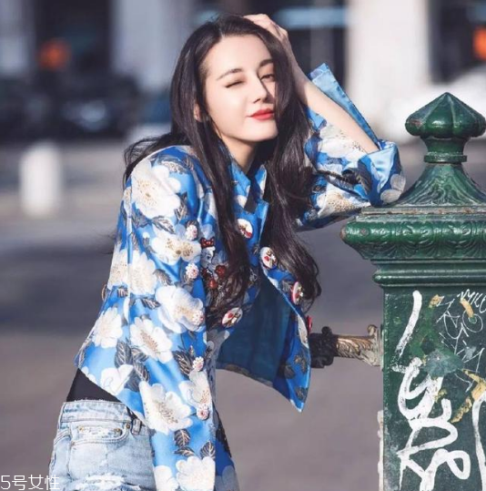 各種長(zhǎng)卷發(fā)名稱及圖片 長(zhǎng)卷發(fā)圖集 各種長(zhǎng)卷發(fā)名稱及圖片 長(zhǎng)卷發(fā)圖集