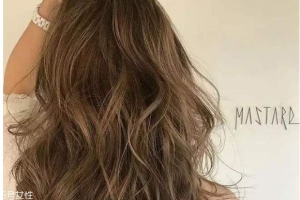 蜜茶棕是什么顏色 暖色系發(fā)色圖片 蜜茶棕是什么顏色 暖色系發(fā)色圖片