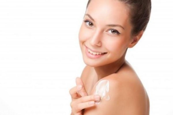 身體乳長(zhǎng)期使用有害嗎 身體乳不能涂抹什么地方 身體乳長(zhǎng)期使用有害嗎 身體乳不能涂抹什么地方