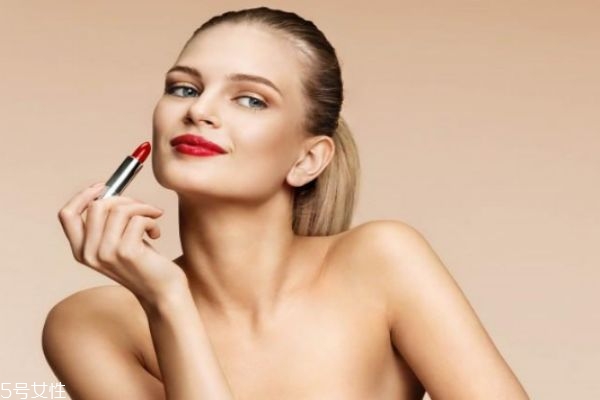 開(kāi)封的口紅如何保存比較好 口紅四種保存的方法 開(kāi)封的口紅如何保存比較好 口紅四種保存的方法