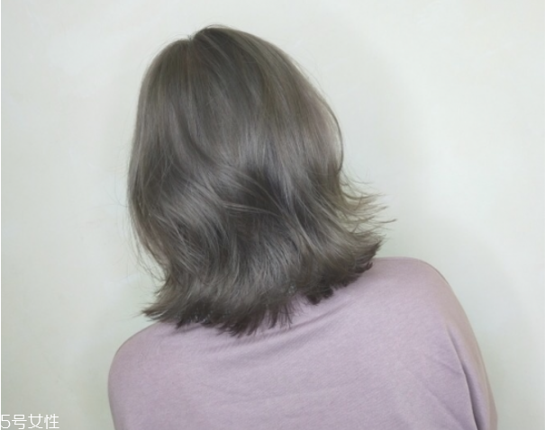 棕灰色頭發(fā)需要漂嗎 棕灰色頭發(fā)圖片 棕灰色頭發(fā)需要漂嗎 棕灰色頭發(fā)圖片