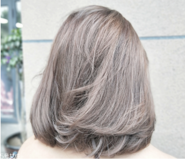 棕灰色頭發(fā)需要漂嗎 棕灰色頭發(fā)圖片 棕灰色頭發(fā)需要漂嗎 棕灰色頭發(fā)圖片