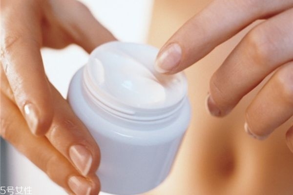 冬季用什么護(hù)膚品保濕 冬季保濕護(hù)膚品排行榜 冬季用什么護(hù)膚品保濕 冬季保濕護(hù)膚品排行榜
