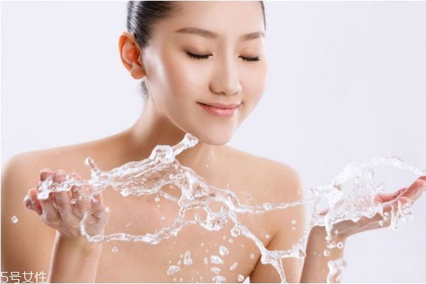 怎樣美白補(bǔ)水保濕 美白保濕產(chǎn)品排行榜 怎樣美白補(bǔ)水保濕 美白保濕產(chǎn)品排行榜