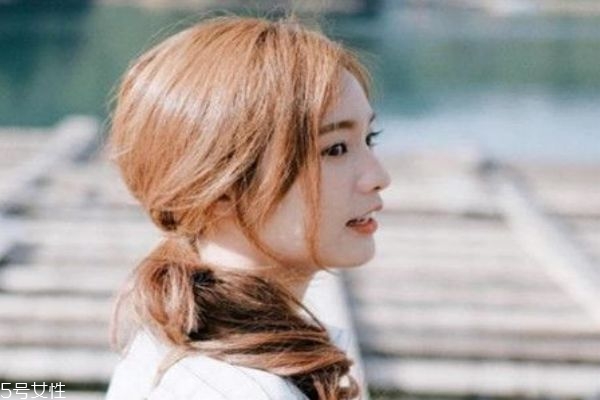 棕色發(fā)色適合什么膚色 深棕色和淺棕色的區(qū)別 棕色發(fā)色適合什么膚色 深棕色和淺棕色的區(qū)別