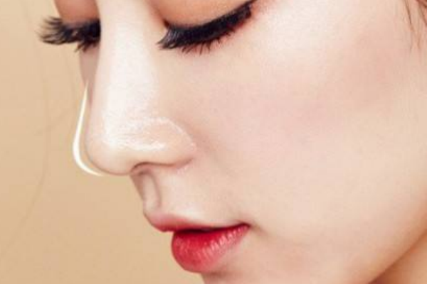 隆鼻有幾種方式 假體隆鼻的危害 隆鼻有幾種方式 假體隆鼻的危害