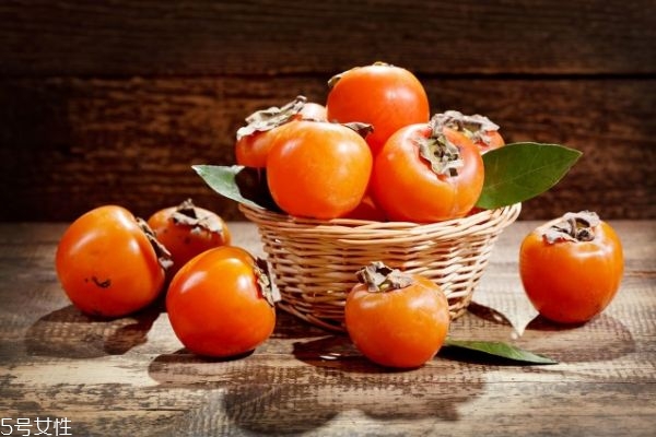 柿子和什么一起吃好 吃柿子注意事項 柿子和什么一起吃好 吃柿子注意事項