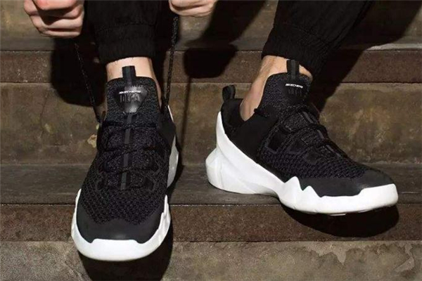 斯凱奇和新百倫哪個好 品牌優(yōu)勢不同 斯凱奇和新百倫哪個好 品牌優(yōu)勢不同