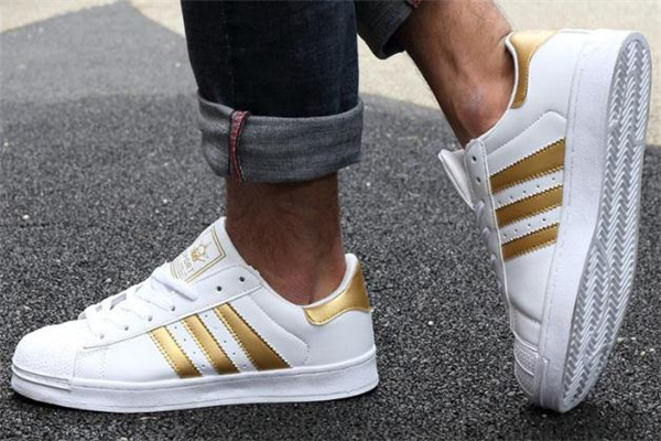 斯凱奇和阿迪達斯哪個舒服 技術(shù)差別很大