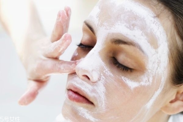 冬季瘙癢癥傳染嗎 如何改善冬季皮膚瘙癢 冬季瘙癢癥傳染嗎 如何改善冬季皮膚瘙癢