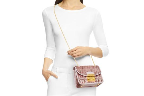 2019furla情人節(jié)限定包包價(jià)格 質(zhì)感一級(jí)棒 2019furla情人節(jié)限定包包價(jià)格 質(zhì)感一級(jí)棒