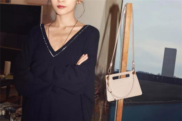 2019紀(jì)梵希情人節(jié)限定包包價(jià)格 粉嫩少女心 2019紀(jì)梵希情人節(jié)限定包包價(jià)格 粉嫩少女心