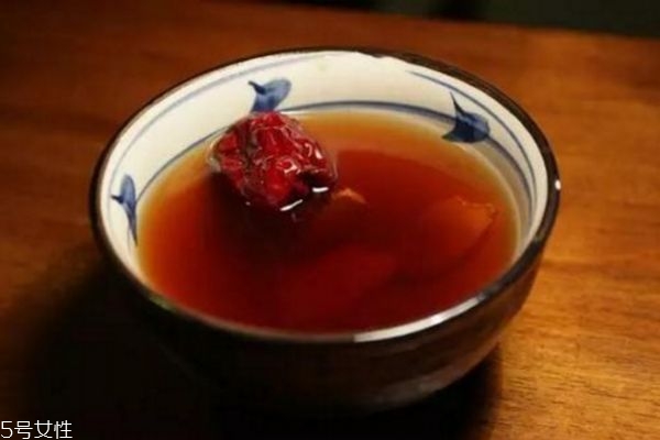 經(jīng)期能喝紅糖水嗎 喝紅糖水能緩解痛經(jīng) 經(jīng)期能喝紅糖水嗎 喝紅糖水能緩解痛經(jīng)