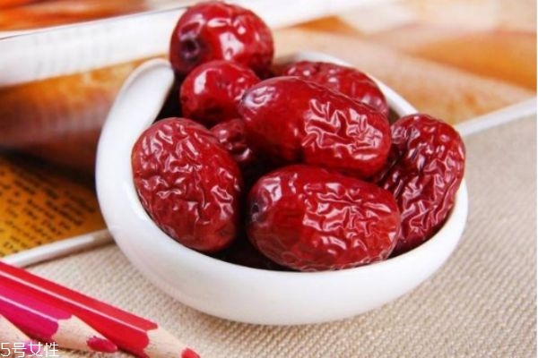 熬夜泡什么水喝比較好 經(jīng)常熬夜泡什么喝好 熬夜泡什么水喝比較好 經(jīng)常熬夜泡什么喝好