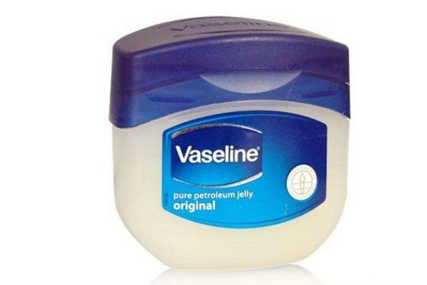 凡士林涂睫毛多久見效 增長睫毛的方法 凡士林涂睫毛多久見效 增長睫毛的方法