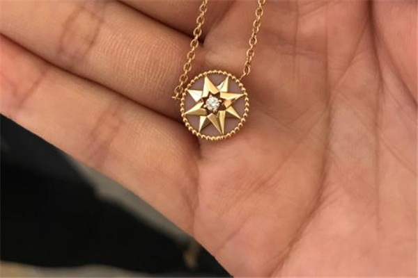 迪奧八芒星項鏈真假 從這幾點來看 迪奧八芒星項鏈真假 從這幾點來看