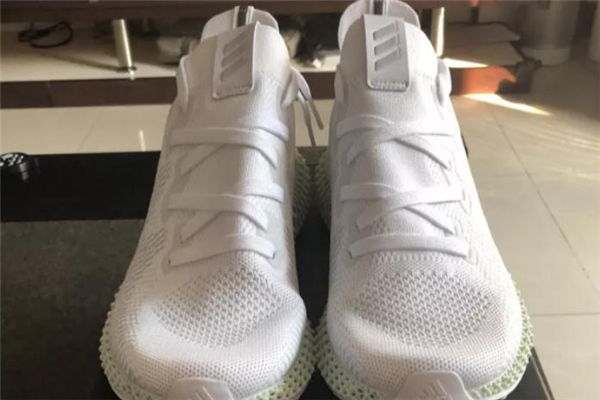 阿迪達(dá)斯alphaedge 4d跑鞋偏碼嗎 鞋面有延伸性 阿迪達(dá)斯alphaedge 4d跑鞋偏碼嗎 鞋面有延伸性