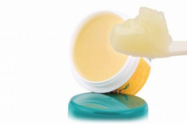 甘油和凡士林哪個好 甘油和凡士林的區(qū)別 甘油和凡士林哪個好 甘油和凡士林的區(qū)別