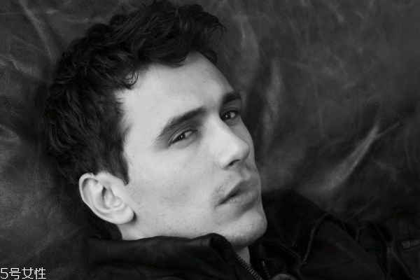 男士護(hù)膚步驟的先后順序 男士護(hù)膚的正確步驟 男士護(hù)膚步驟的先后順序 男士護(hù)膚的正確步驟