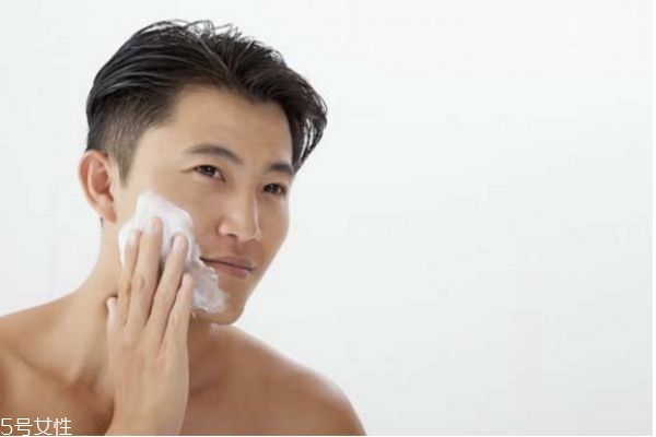 男生怎么護(hù)膚 男士護(hù)膚心經(jīng) 男生怎么護(hù)膚 男士護(hù)膚心經(jīng)