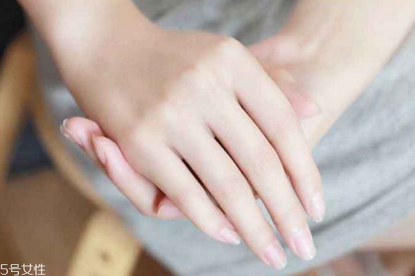 手膜什么時(shí)候敷最好 敷完手膜要不要洗 手膜什么時(shí)候敷最好 敷完手膜要不要洗