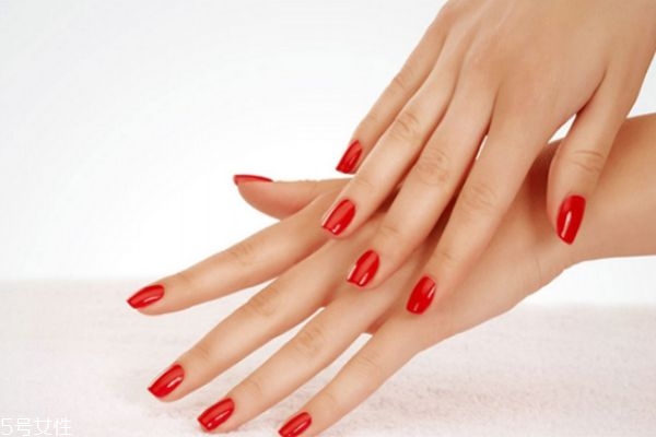 護手霜能當護腳霜用嗎 護腳霜和護手霜的區(qū)別 護手霜能當護腳霜用嗎 護腳霜和護手霜的區(qū)別