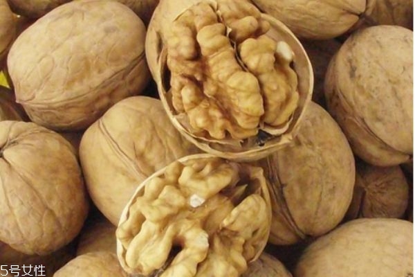 核桃營養(yǎng)價值及其食療功效分析 核桃營養(yǎng)價值及其食療功效分析