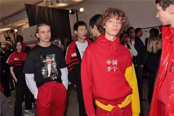 李寧是哪里的品牌 國(guó)產(chǎn)運(yùn)動(dòng)鞋的王牌 李寧是哪里的品牌 國(guó)產(chǎn)運(yùn)動(dòng)鞋的王牌