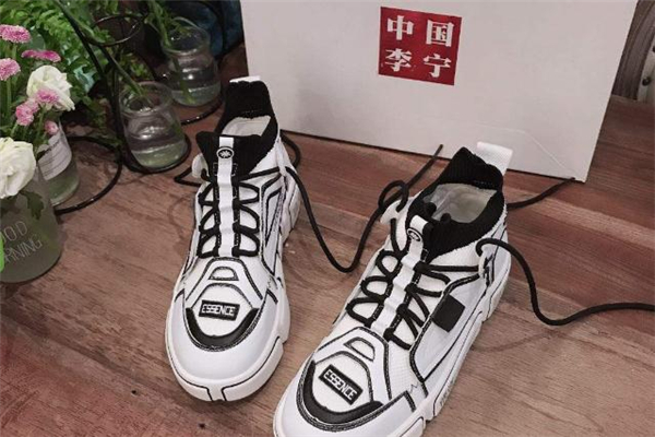 李寧運(yùn)動(dòng)鞋真假辨別 用這些方法 李寧運(yùn)動(dòng)鞋真假辨別 用這些方法