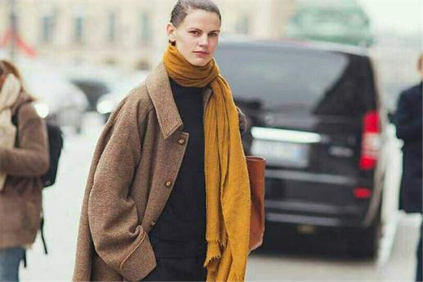 巧克力色衣服顯老嗎 氣質(zhì)咖首選 巧克力色衣服顯老嗎 氣質(zhì)咖首選