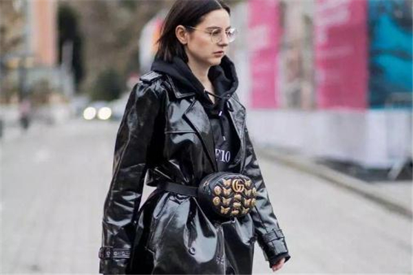 連帽衛(wèi)衣怎么搭配外套 實穿又有型 連帽衛(wèi)衣怎么搭配外套 實穿又有型