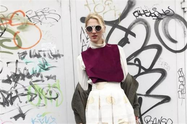 針織背心搭配什么衣服 解決早春穿衣尷尬 針織背心搭配什么衣服 解決早春穿衣尷尬