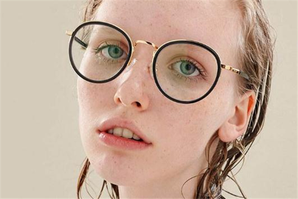 威古氏眼鏡怎么查真?zhèn)?認準防偽碼 威古氏眼鏡怎么查真?zhèn)?認準防偽碼