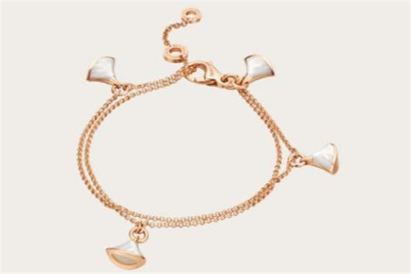 寶格麗小扇子手鏈價(jià)格 腕間的極致奢華 寶格麗小扇子手鏈價(jià)格 腕間的極致奢華