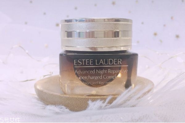 雅詩(shī)蘭黛眼霜新款老款區(qū)別 雅詩(shī)蘭黛眼霜新舊對(duì)比 雅詩(shī)蘭黛眼霜新款老款區(qū)別 雅詩(shī)蘭黛眼霜新舊對(duì)比