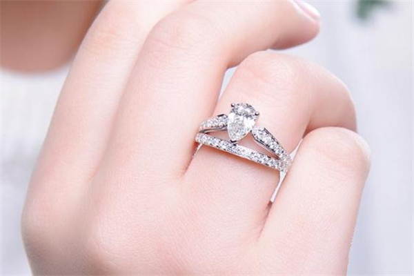 70分鉆戒的寓意 愛妻子的象征 70分鉆戒的寓意 愛妻子的象征