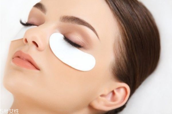 眼角長(zhǎng)皺紋怎么辦 眼部怎么護(hù)理 眼角長(zhǎng)皺紋怎么辦 眼部怎么護(hù)理