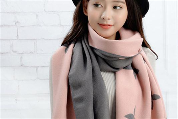 澳毛圍巾可以水洗嗎 最好是干洗 澳毛圍巾可以水洗嗎 最好是干洗