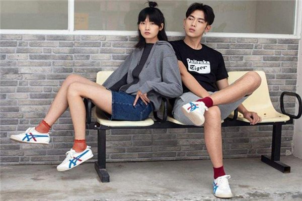 鬼?；⒑湍涂耸裁搓P(guān)系 鬼?；⑹乔拜?><p><strong>鬼?；⒑湍涂耸裁搓P(guān)系 鬼冢虎是前輩</strong></p></a></li> <li><a href=