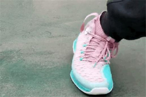 安踏ufo2代異形實戰(zhàn)測評 國產球鞋良心之作