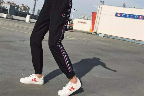 o型腿適合穿束腳褲嗎 會(huì)暴露缺陷 o型腿適合穿束腳褲嗎 會(huì)暴露缺陷