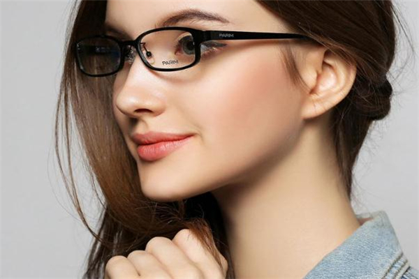 派麗蒙眼鏡什么檔次 平價眼鏡首選 派麗蒙眼鏡什么檔次 平價眼鏡首選