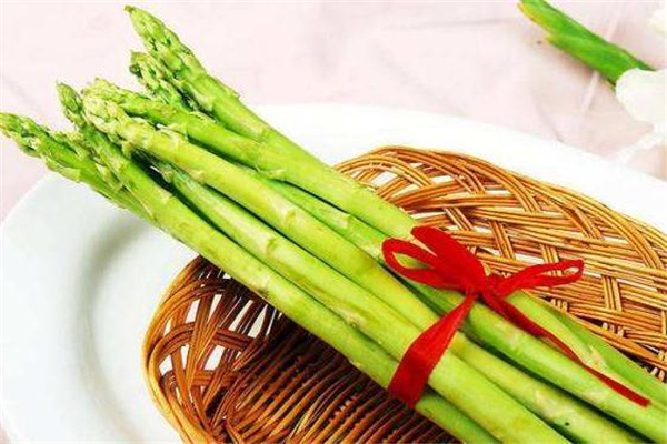 蘆筍焯水后要過(guò)冷水嗎 口感會(huì)更脆 蘆筍焯水后要過(guò)冷水嗎 口感會(huì)更脆