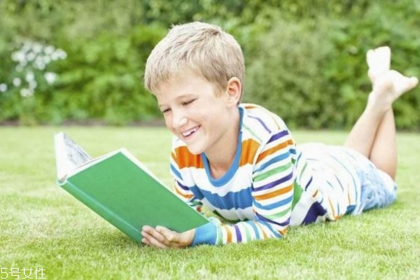 寶寶說話聲音小害羞怎么辦 寶寶說話聲音小害羞怎么辦