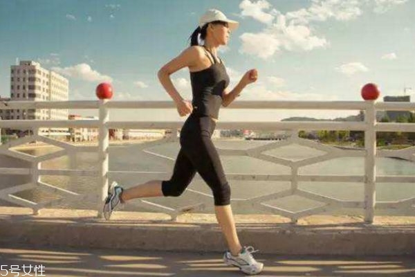 減肥手腳發(fā)熱睡不著怎么辦 減肥手腳發(fā)熱睡不著怎么辦