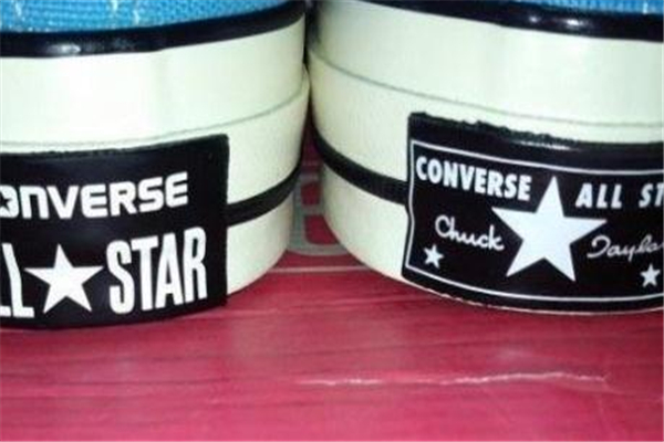 匡威1970黑標和三星標的區(qū)別 有這些不同 匡威1970黑標和三星標的區(qū)別 有這些不同